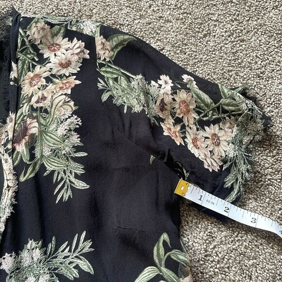 Lucky Brand Floral Wrap Top size XS - Picture 13 of 13